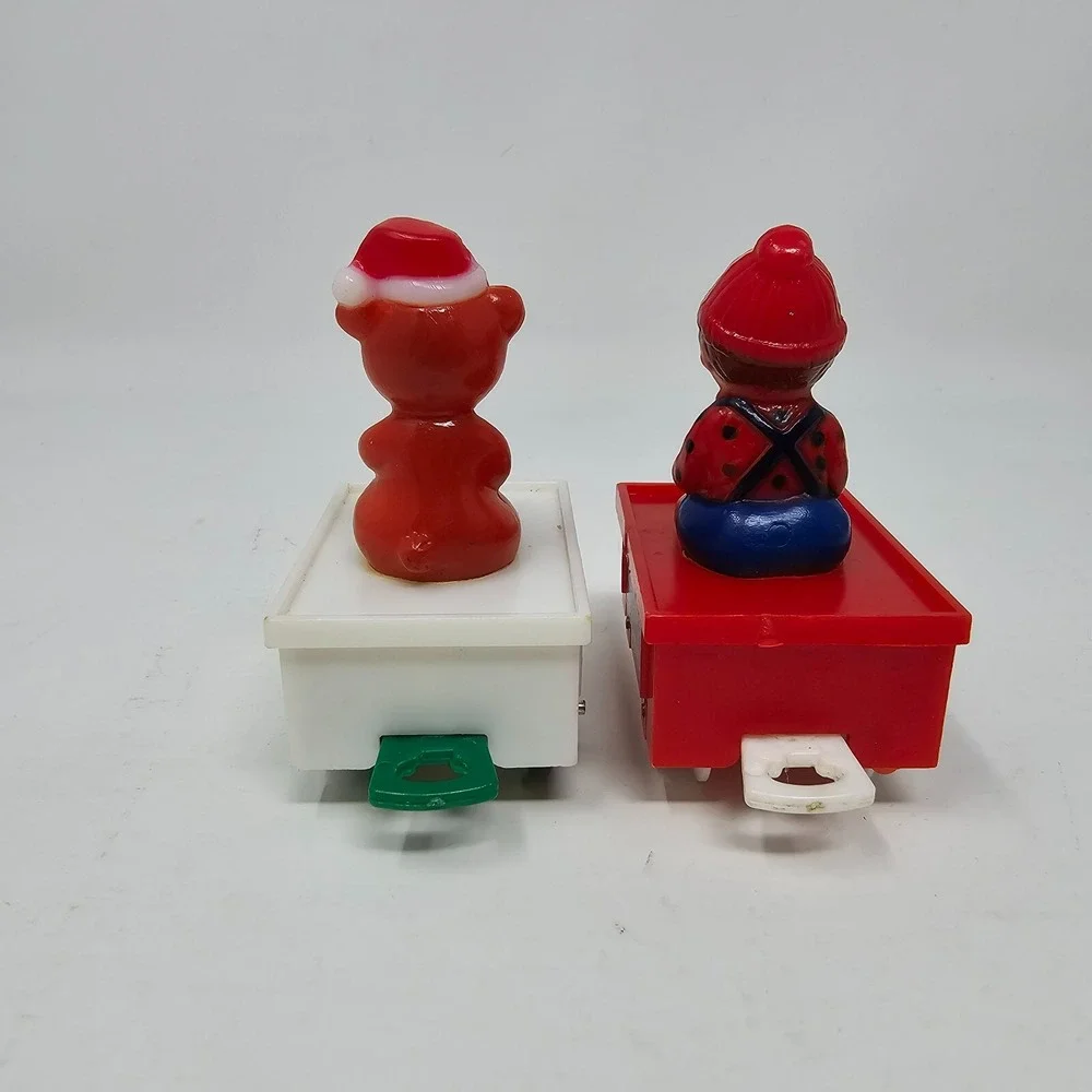 Vintage 1985‎ Christmas Electronic Musical Santa Train Set 2 Cars